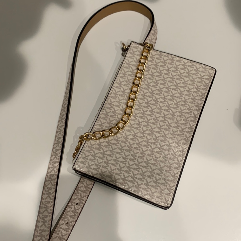 NWT, M Michael Kors belt bag